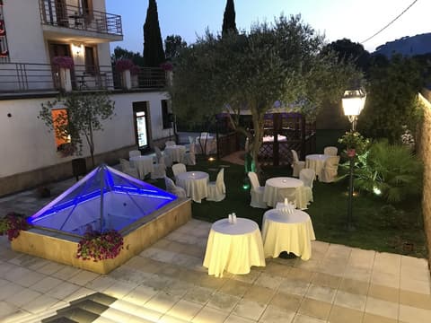 Hotel Al Ritrovo, Garden