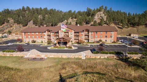 Holiday Inn Express Hotel & Suites Custer by IHG, Front of property