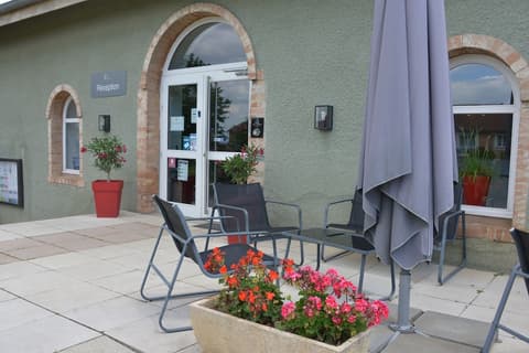 Best Western Golf D'albon, Reception