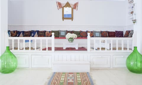 Lindos Sun, Lobby sitting area