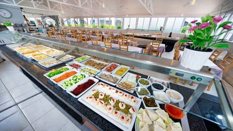 Ura Nido del Águila, Dining