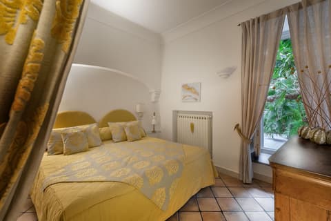 Weekend a Napoli, Room