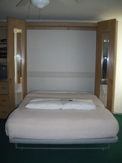 Kuhio Banyan Club, Living area