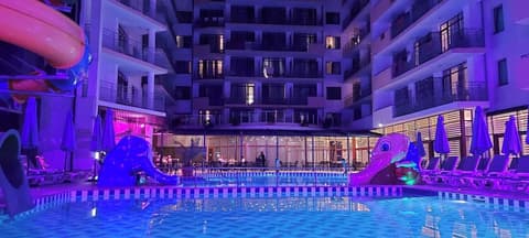 Best Western Plus Premium Inn, Outdoor pool