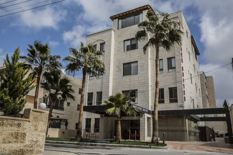 Naylover Hotel Suites, Front of property