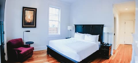 Royal Frenchmen Hotel and Bar, Room