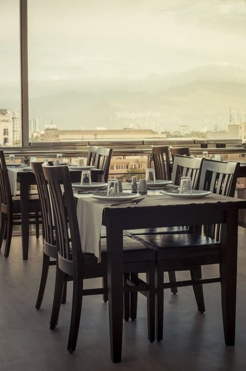 Yayla Hotel, Outdoor dining