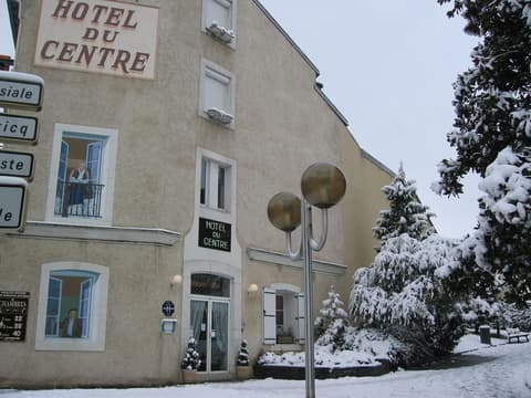 Hôtel du Centre, Front of property