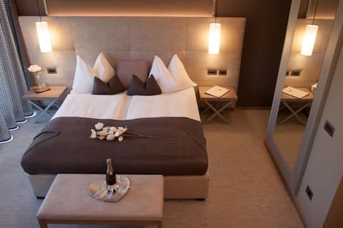 The Lodge Hotel, Room