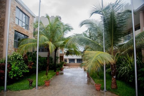 Ngalawa Hotel & Resort, Property grounds