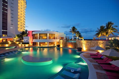 Altitude at Krystal Grand Cancun - All inclusive, Pool
