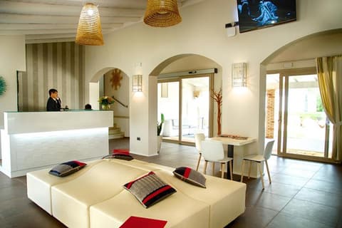 Eliantos Hotel, Lobby