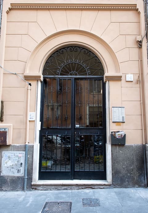 Vaticana Ottaviani, Exterior