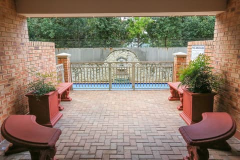 Sandton Times Square Serviced Apartments, Pool