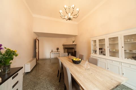 La Porta del Paradiso, Lobby lounge