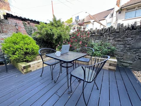 The Riverhouse, Terrace/patio