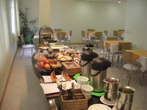 Golden Hotel, Restaurant