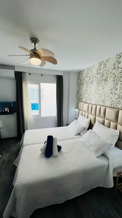 Bajondillo Beach Cozy Inns, Room