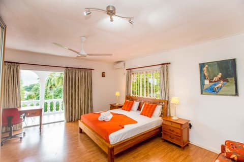 The Orchard Holiday Home, Room