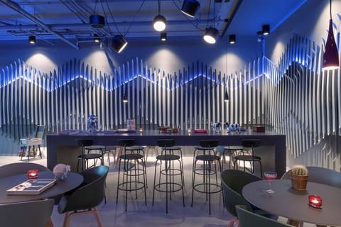 X Hotel, Bar (on property)