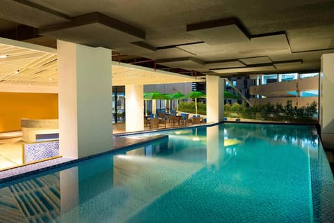 Aloft Jakarta Wahid Hasyim, Pool