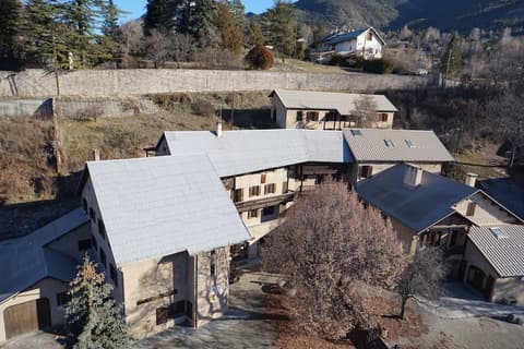 CapVerb, Aerial view