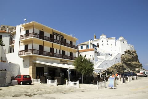 Georgios L, Front of property