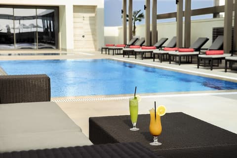 Centro Waha by Rotana, Outdoor pool