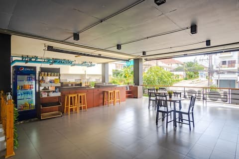 AJ Residence, Reception