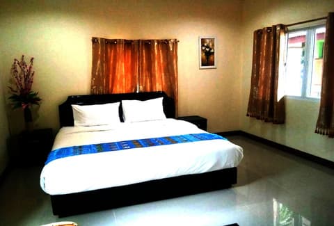 Everest Resort, Check-in/check-out kiosk