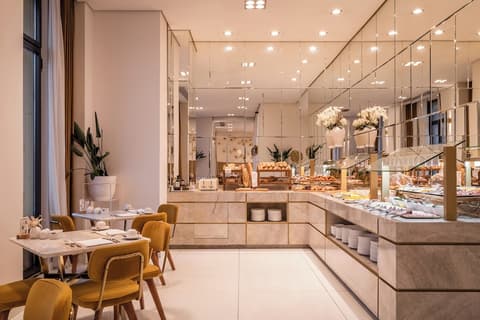 45 Times Barcelona, Breakfast area