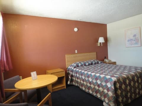 Econo Lodge, Room