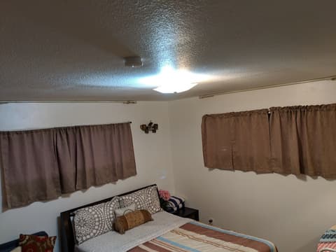 The Yellow Penthouse, Room