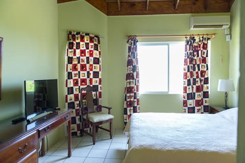 Pipers Cove - Runaway Bay, Room