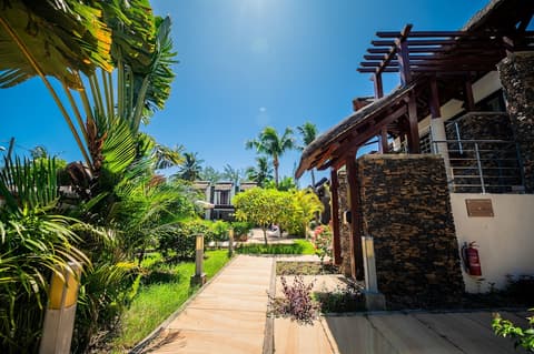 Toparadis Guest House, Exterior