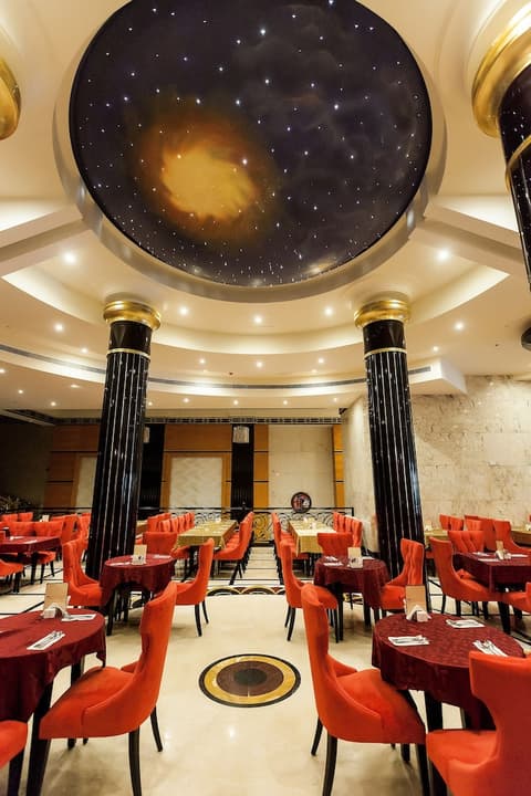 Red Castle Hotel, Interior