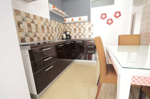 Decebal Residence Apartments, Private kitchen