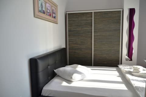 Uptown Residence Apartments, Room