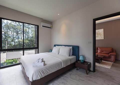 The Title Beach Front, Room