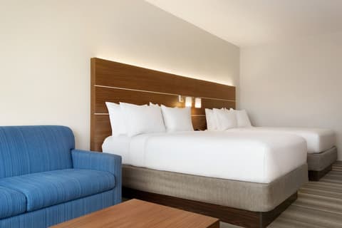 Holiday Inn Express & Suites-Cincinnati South - Wilder by IHG, Room
