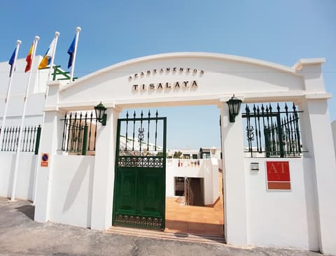 Apartamentos Tisalaya, Front of property