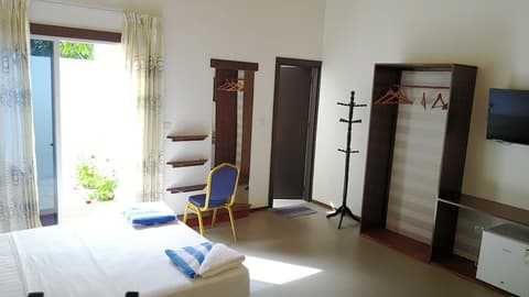 Thoddoo Inn, Room