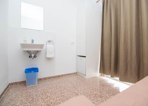 Pensión Alcalá, Room