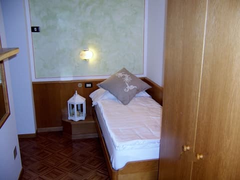 Alpen Hotel Rabbi, Room