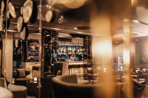 Solitaire Bangkok Sukhumvit 11, Restaurant