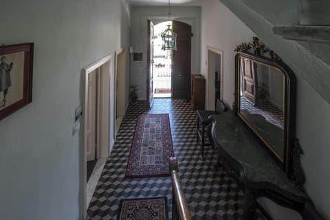 Villa Regina, Interior entrance