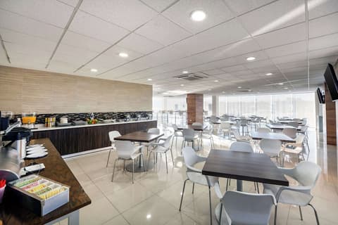 Sleep Inn Tijuana, Breakfast area