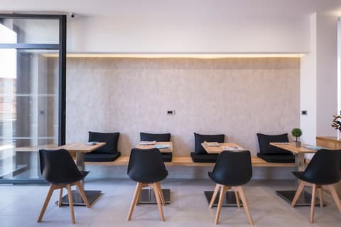 Central City Hotel, Lobby