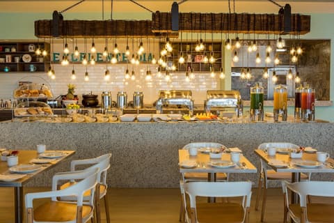 Fiesta Inn Express Ciudad de México Forum Buenavista, Restaurant