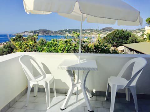 Harbour View, Balcony